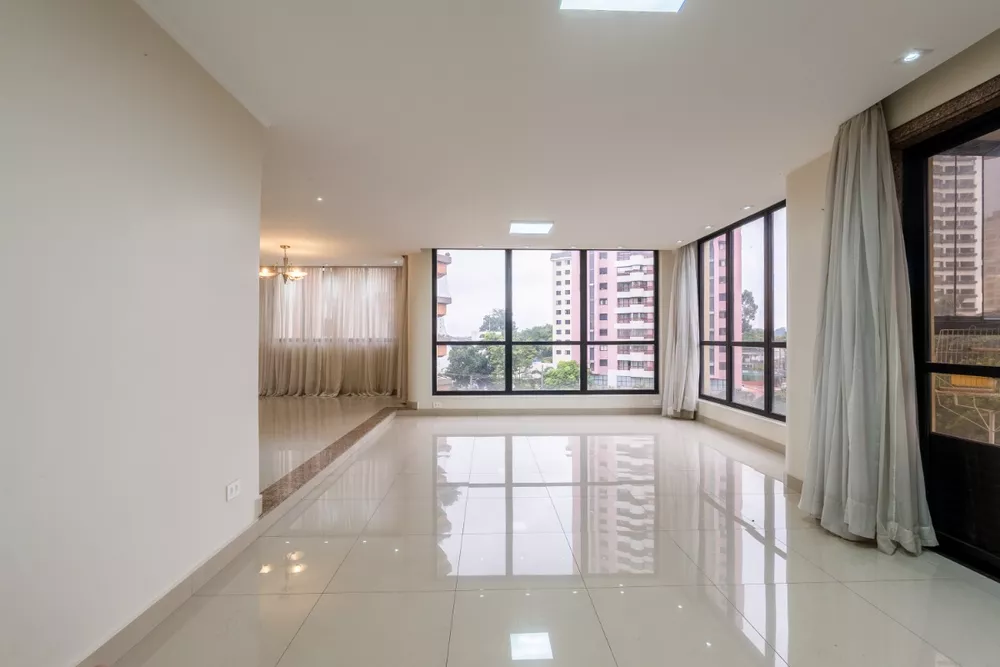 Apartamento à venda com 4 quartos, 220m² - Foto 3