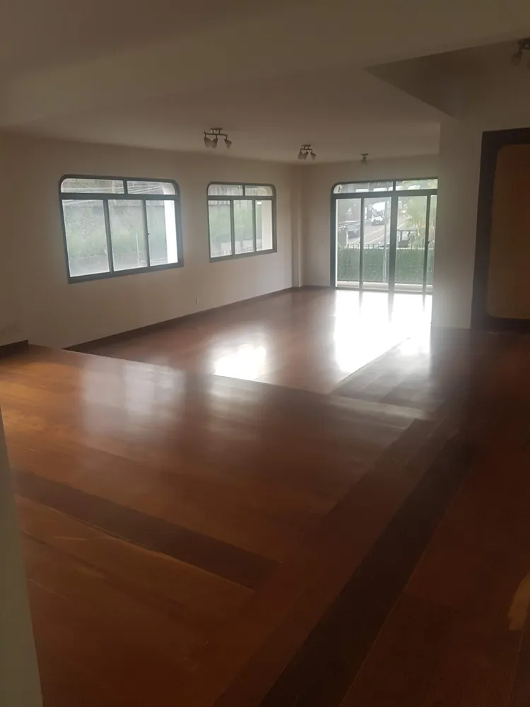 Apartamento, 3 quartos, 1800 m² - Foto 1