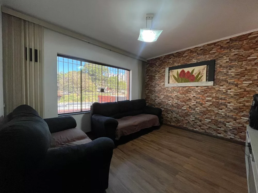 Casa à venda com 3 quartos, 178m² - Foto 1