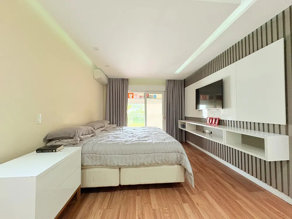 Sobrado, 4 quartos, 215 m² - Foto 1