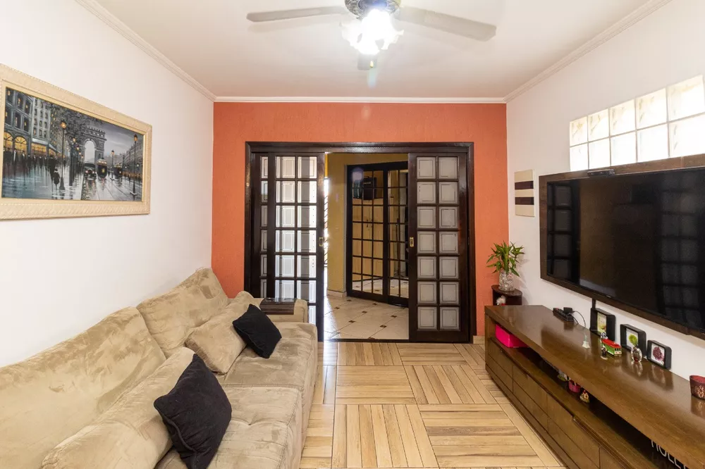 Casa à venda com 3 quartos, 120m² - Foto 1