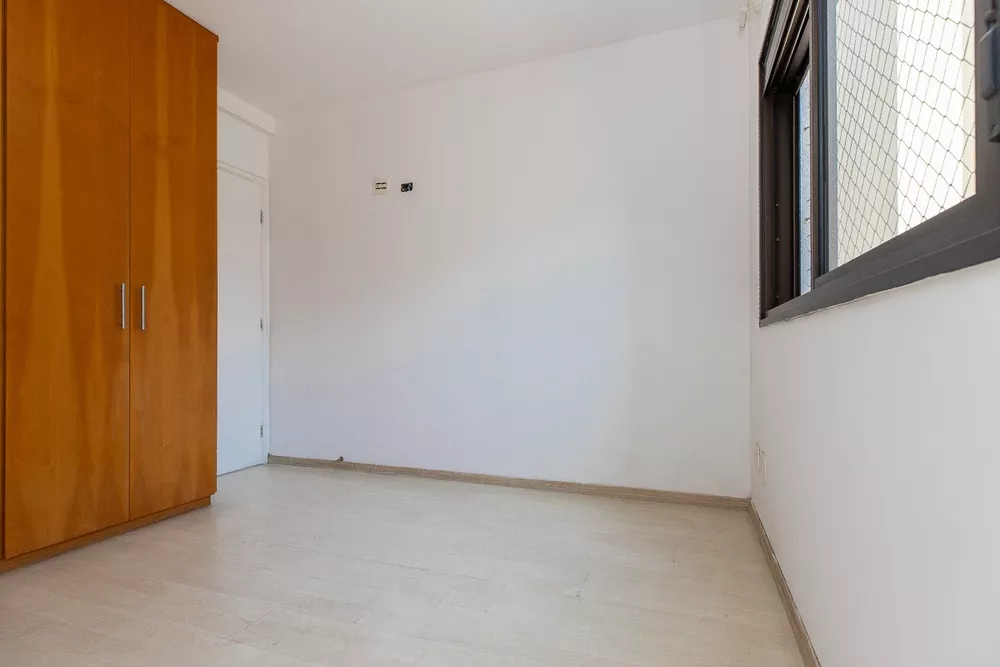 Apartamento à venda com 3 quartos, 100m² - Foto 2