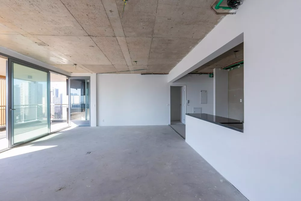 Apartamento à venda com 4 quartos, 195m² - Foto 2