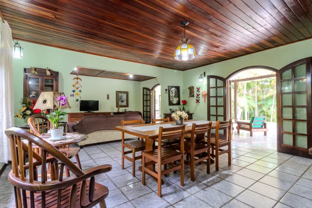 Casa, 5 quartos, 43000 m² - Foto 1