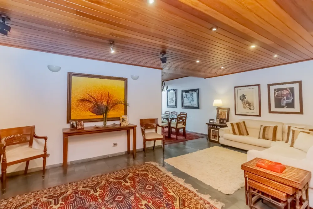 Casa, 4 quartos, 200 m² - Foto 1