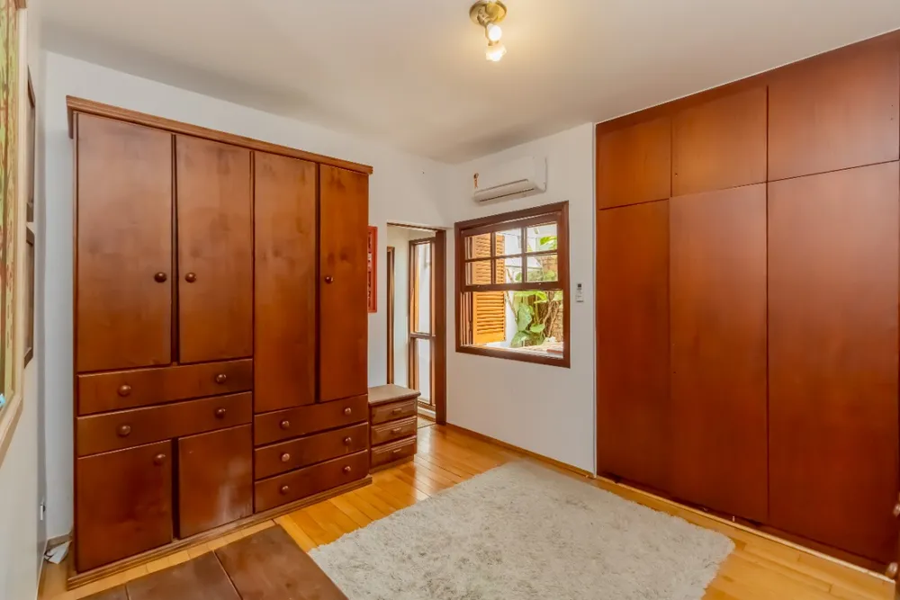 Casa, 4 quartos, 200 m² - Foto 1
