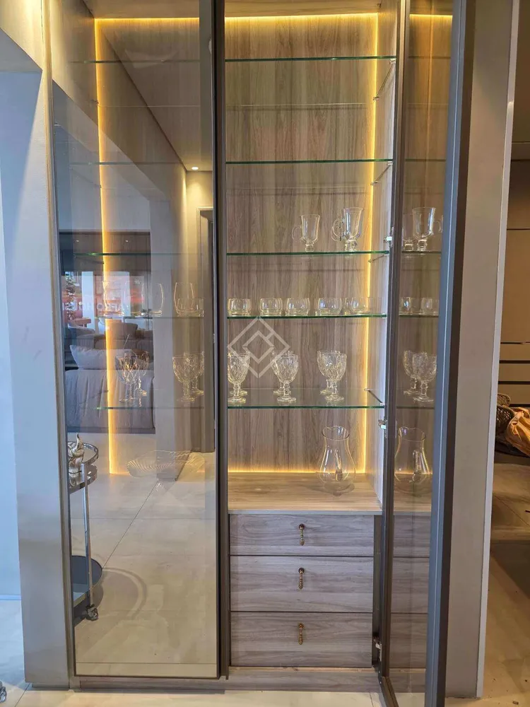 Apartamento, 3 quartos, 260 m² - Foto 1