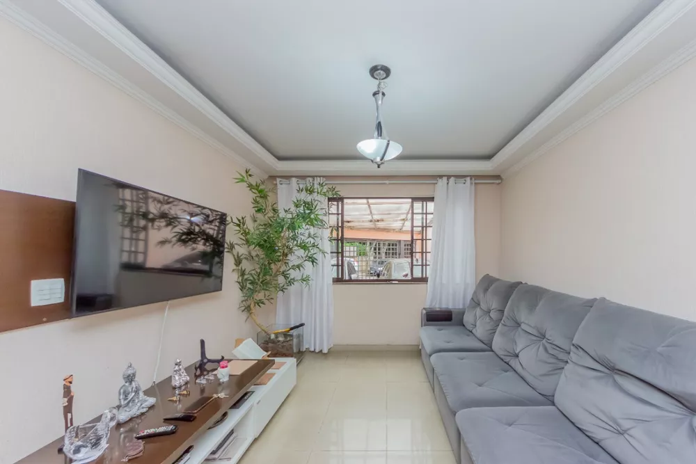 Sobrado à venda com 3 quartos, 238m² - Foto 1