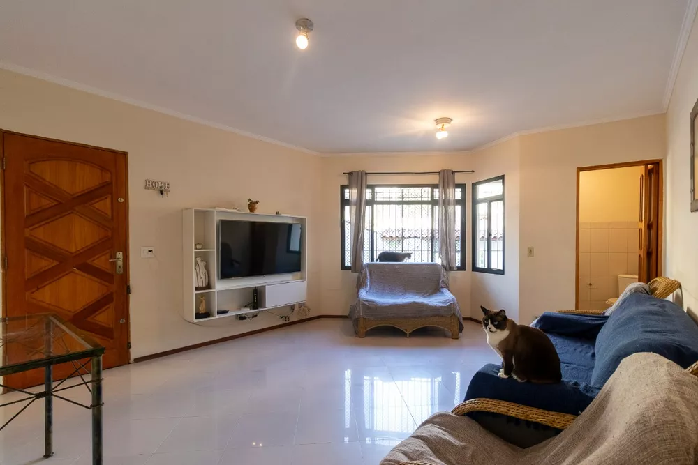 Casa à venda com 3 quartos, 184m² - Foto 1