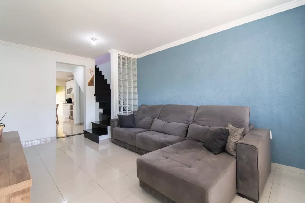 Casa à venda com 3 quartos, 194m² - Foto 1