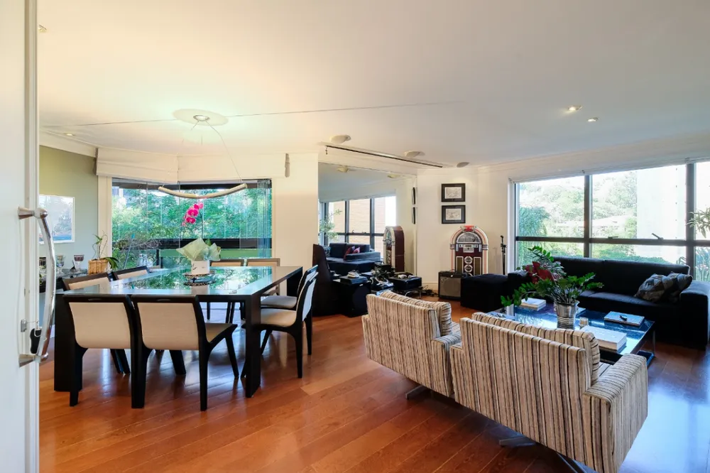 Apartamento, 3 quartos, 272 m² - Foto 1
