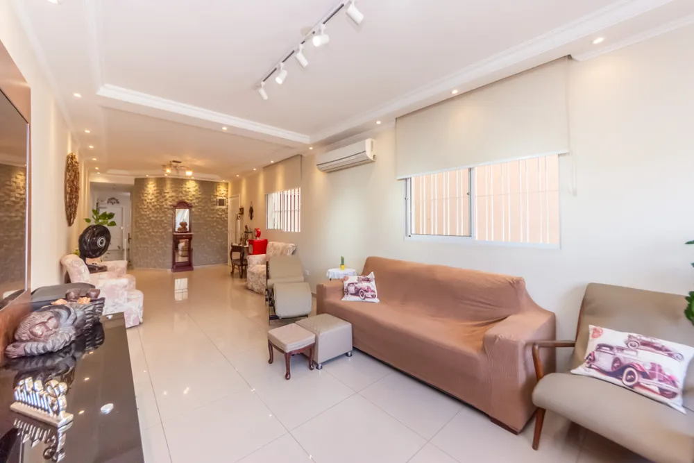 Sobrado, 3 quartos, 218 m² - Foto 2