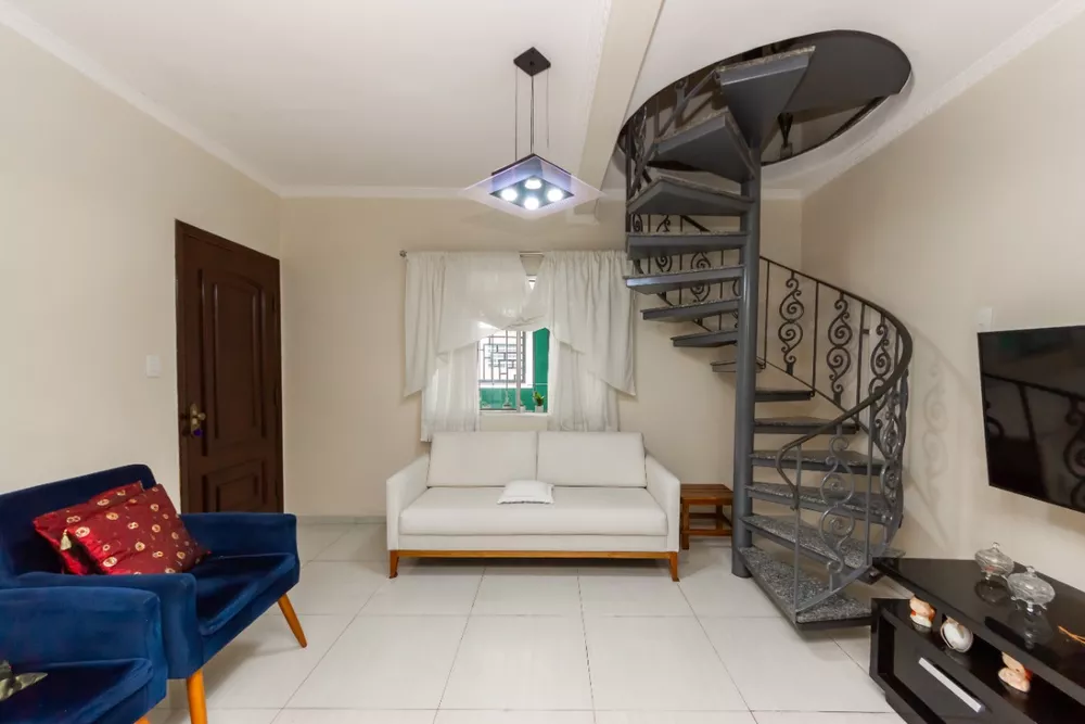 Sobrado à venda com 4 quartos, 130m² - Foto 1