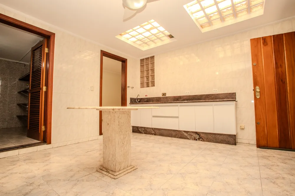 Casa, 2 quartos, 244 m² - Foto 1
