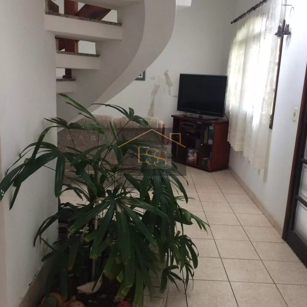 Casa à venda com 3 quartos, 134m² - Foto 7