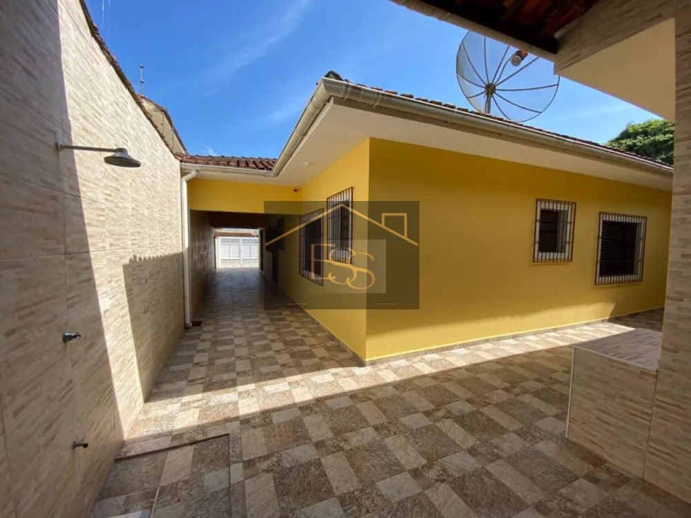 Casa à venda com 3 quartos, 192m² - Foto 1