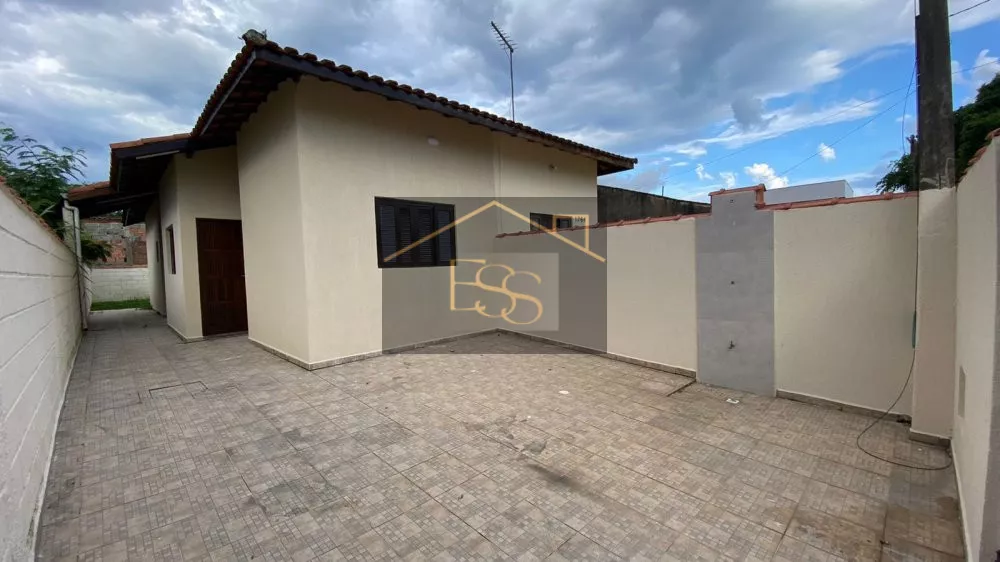 Casa à venda com 2 quartos, 56m² - Foto 1