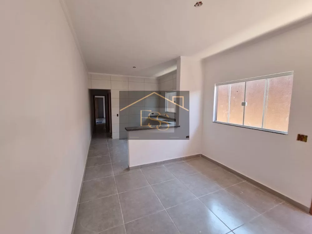 Casa à venda com 3 quartos, 80m² - Foto 4