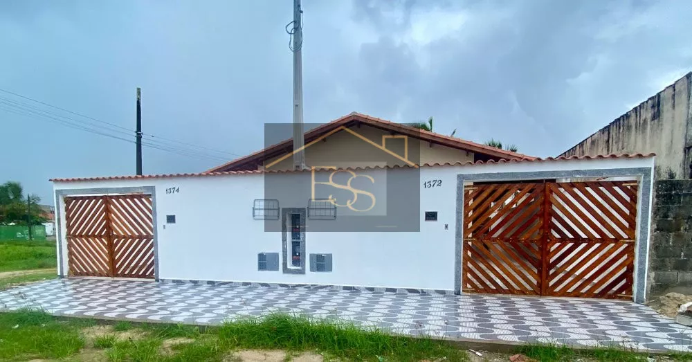 Casa à venda com 2 quartos, 62m² - Foto 2