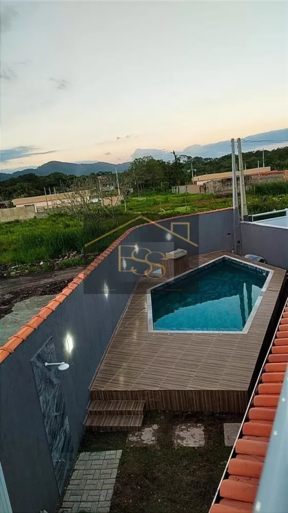 Casa à venda com 2 quartos, 141m² - Foto 1