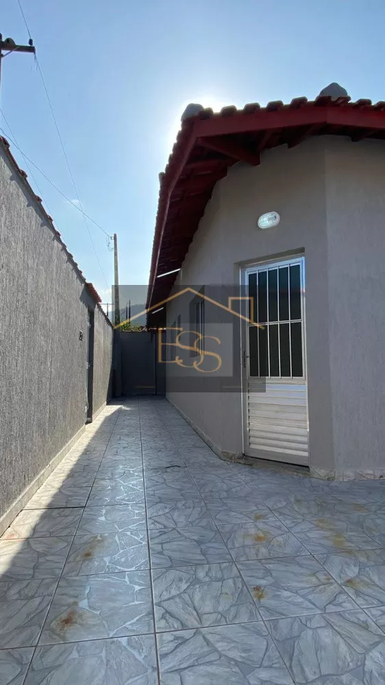 Casa à venda com 2 quartos, 60m² - Foto 2