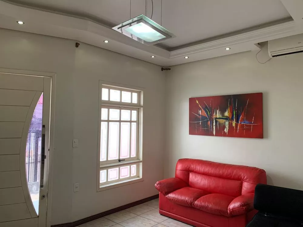 Casa à venda com 3 quartos, 300m² - Foto 2