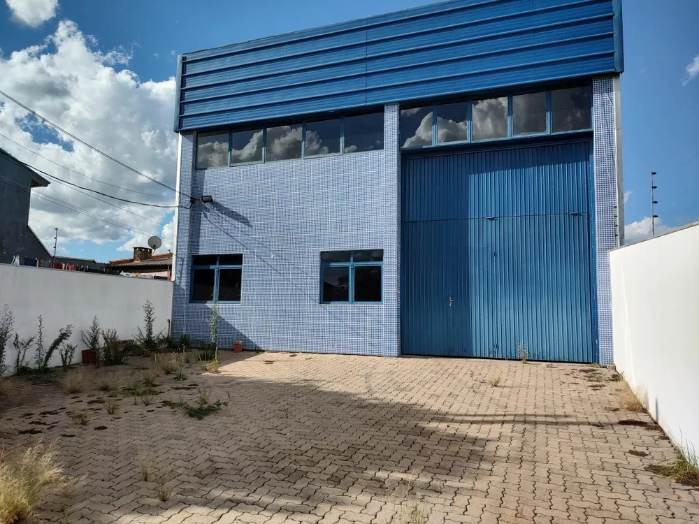 Depósito-Galpão-Armazém para alugar, 200m² - Foto 1