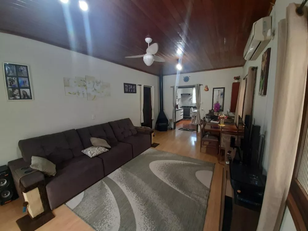 Casa à venda com 3 quartos, 120m² - Foto 2