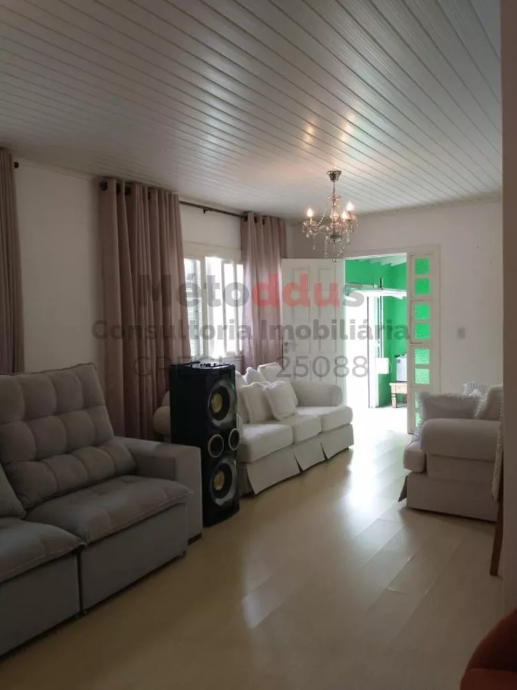 Casa à venda com 3 quartos, 402m² - Foto 3