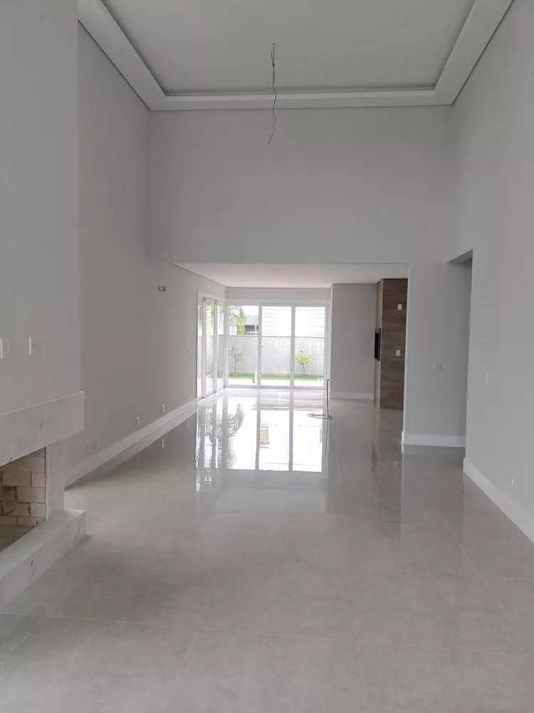 Casa à venda com 3 quartos, 186m² - Foto 3