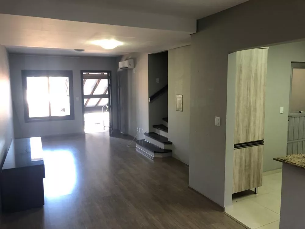 Sobrado à venda com 3 quartos, 114m² - Foto 2