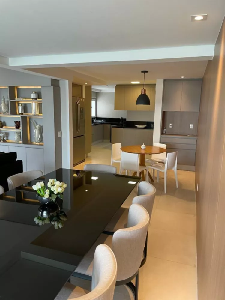Apartamento, 4 quartos, 235 m² - Foto 2