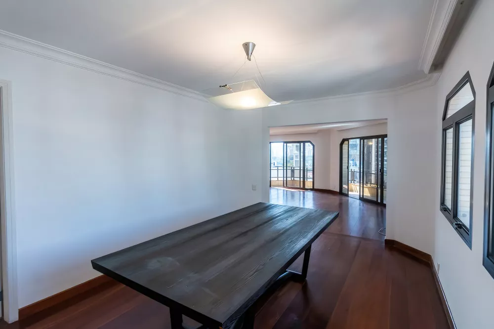 Apartamento, 3 quartos, 240 m² - Foto 1