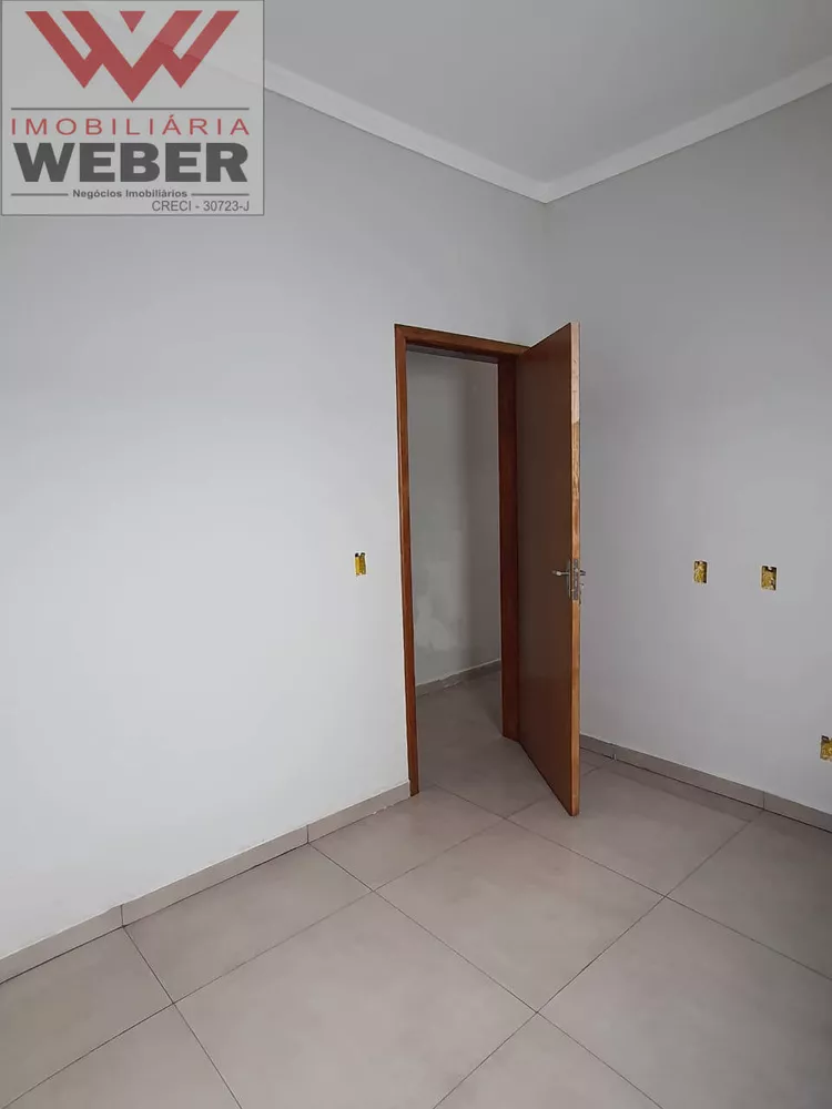 Casa à venda com 2 quartos, 68m² - Foto 2