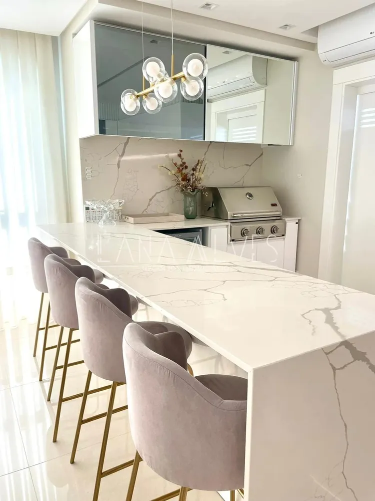 Apartamento, 4 quartos, 140 m² - Foto 1