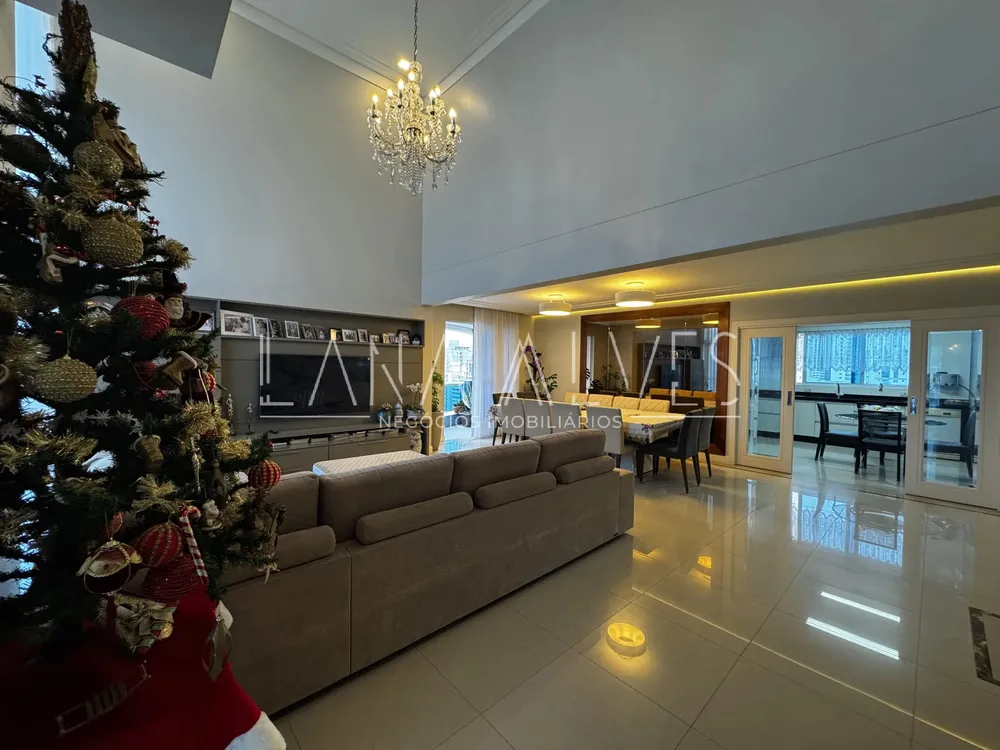 Apartamento, 3 quartos, 252 m² - Foto 1