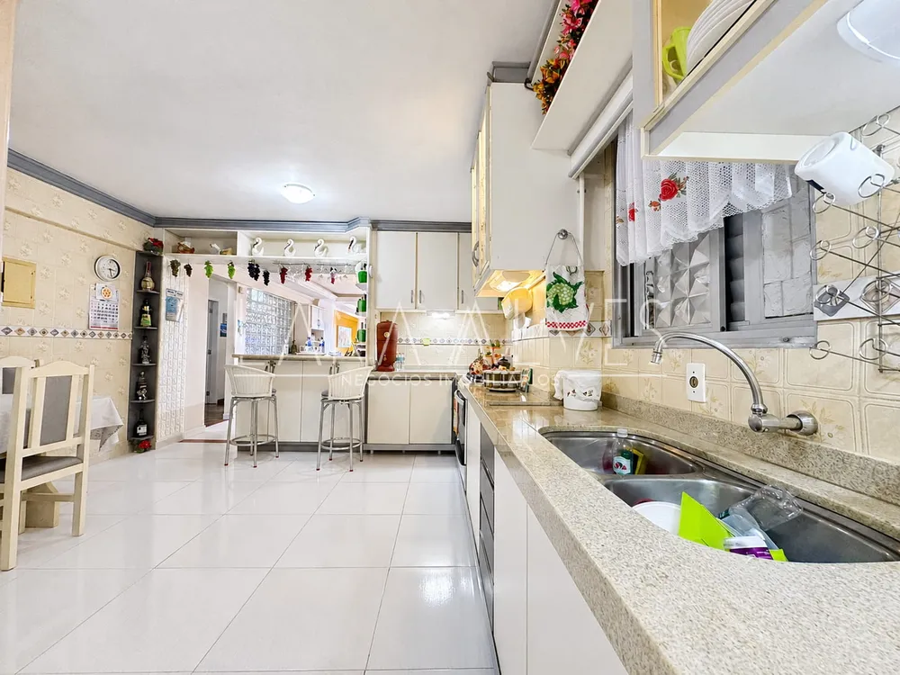 Apartamento, 3 quartos, 191 m² - Foto 2