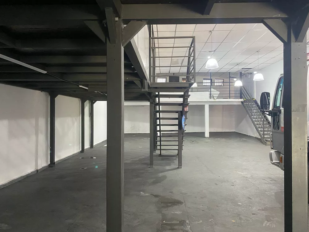 Depósito-Galpão-Armazém para alugar, 500m² - Foto 1