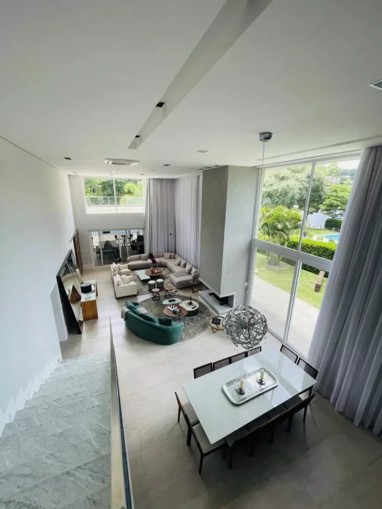 Casa à venda com 5 quartos, 780m² - Foto 1