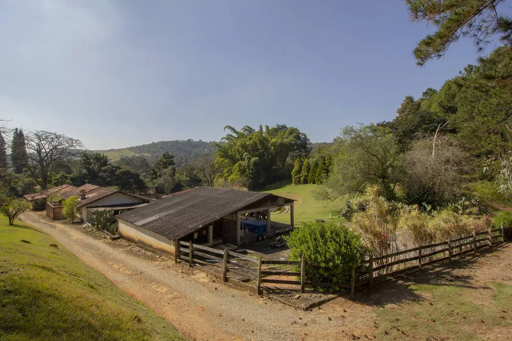 Fazenda à venda com 4 quartos, 380m² - Foto 2