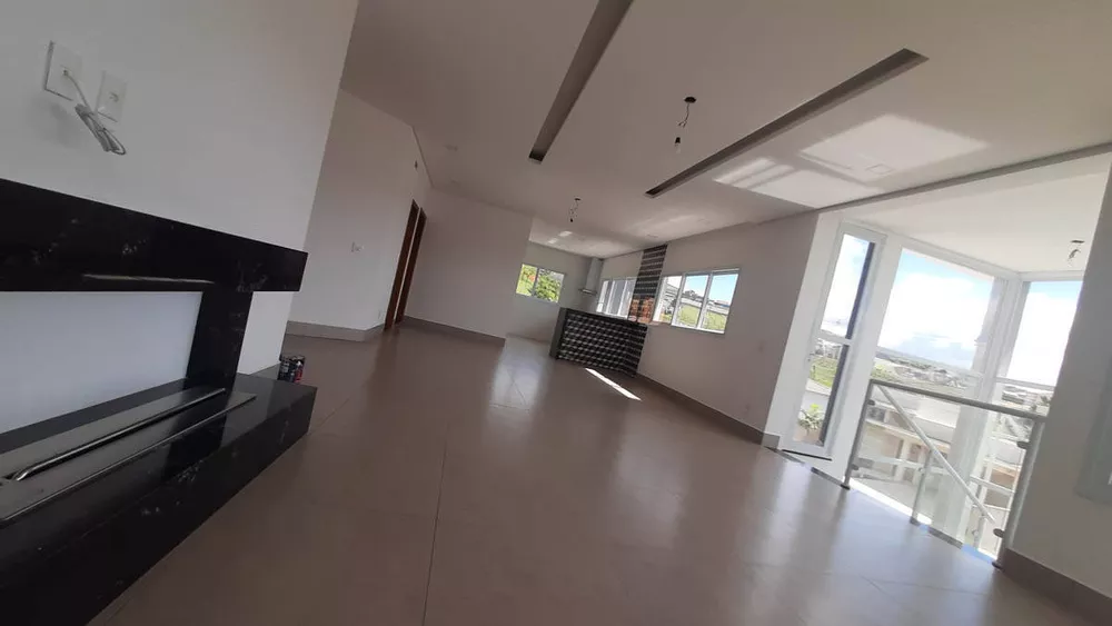 Casa à venda com 3 quartos, 230m² - Foto 5