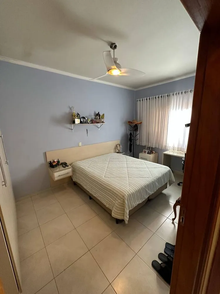 Casa, 4 quartos, 330 m² - Foto 4