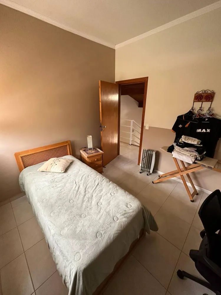 Casa, 4 quartos, 330 m² - Foto 1