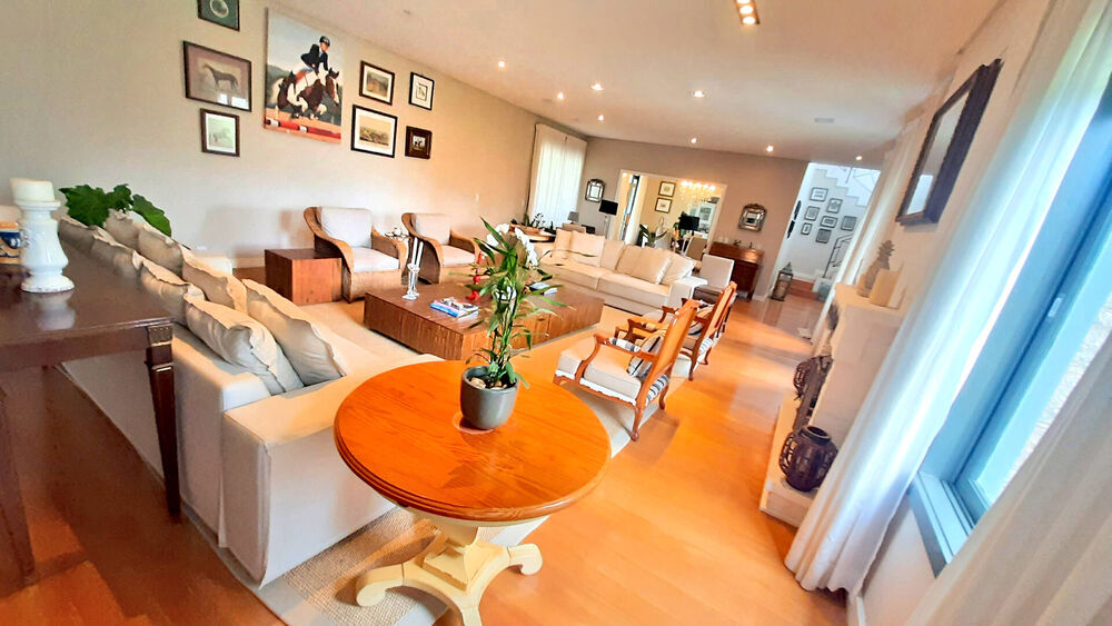 Casa à venda com 6 quartos, 3000m² - Foto 1