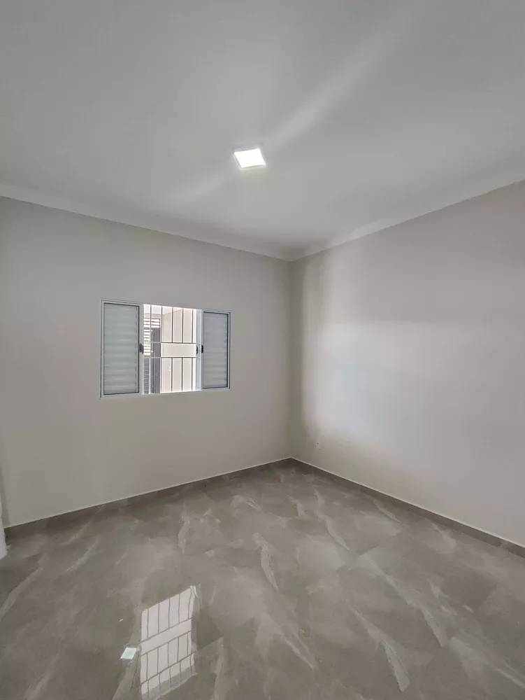 Casa à venda com 3 quartos, 111m² - Foto 3