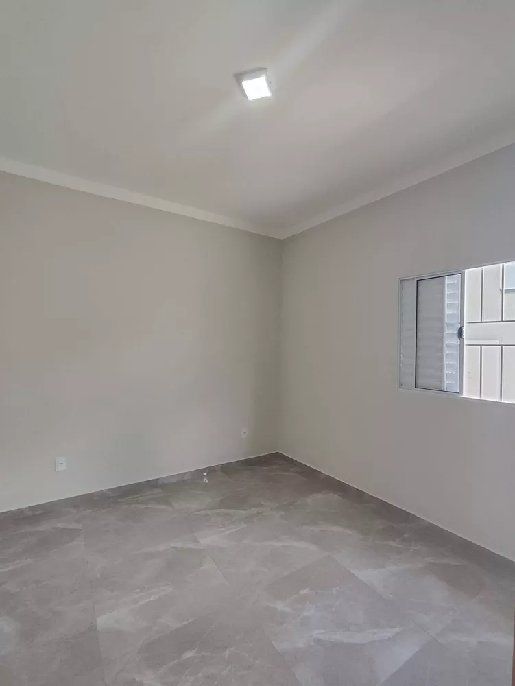 Casa à venda com 3 quartos, 111m² - Foto 2