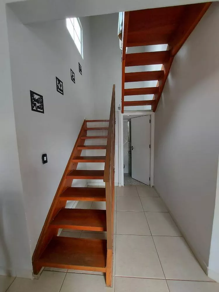 Casa à venda com 3 quartos, 156m² - Foto 2