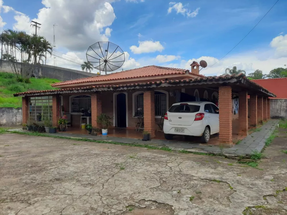 Fazenda à venda com 3 quartos, 260m² - Foto 1