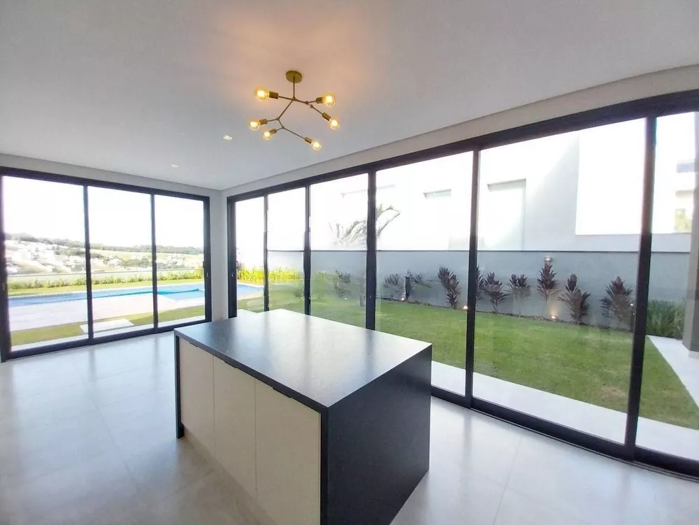 Casa à venda com 3 quartos, 226m² - Foto 2