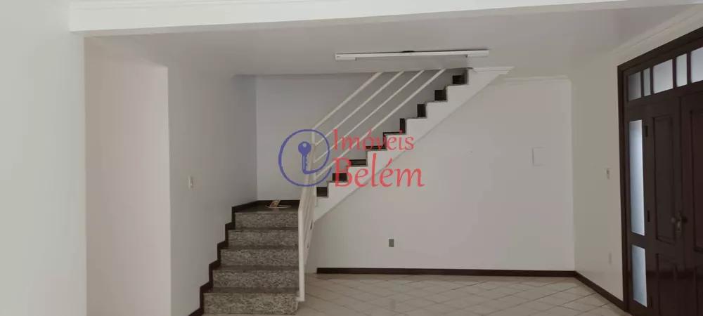 Casa à venda com 4 quartos, 250m² - Foto 3